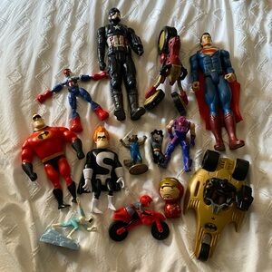 Super hero action figures bundle